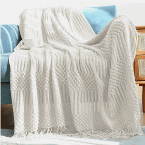 Knitted Throw Blanket – Lightweight Warmth, Instant Cosy Comfort