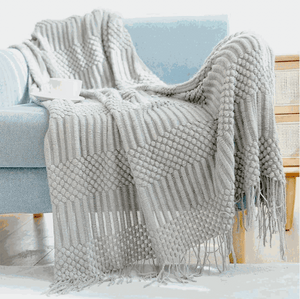 Knitted Throw Blanket – Lightweight Warmth, Instant Cosy Comfort