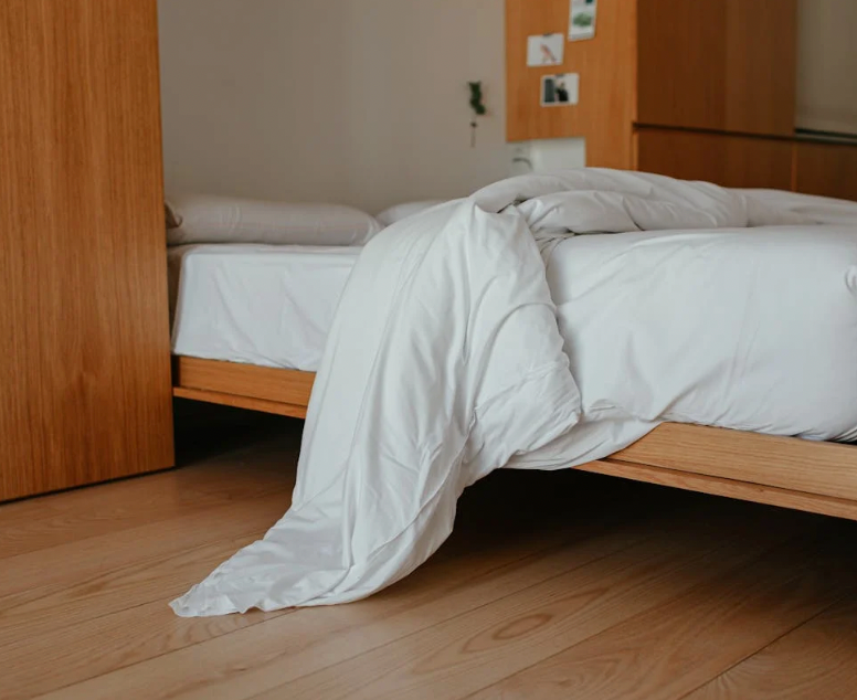 Bamboo Sheets vs Microfiber: Which Material Is Best for Your Sleep?
